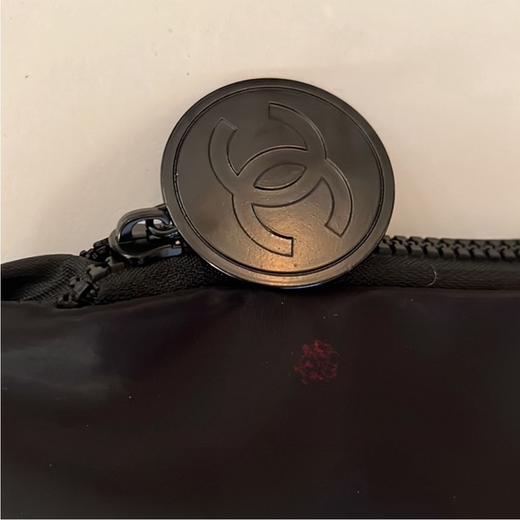 CHANEL BLACK Puffy Travel Make up Bag 12"x9" NEW - Picture 3 of 11